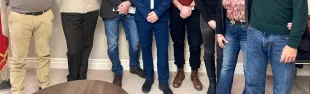 Immagine dei Tutor digitali insieme alla Giunta 2024