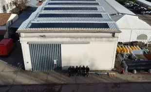 Immagine drone pannelli fotovoltaici Centro operativo