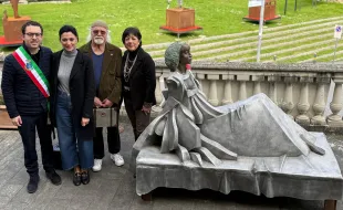 Donna in cammino - Alberto Inglesi