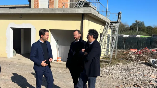 Immagine del sopralluogo al Mercato del riuso