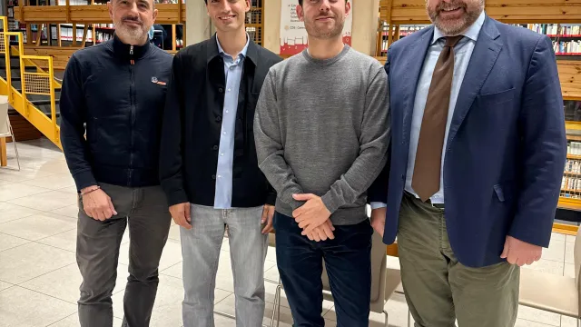 Immagine di gruppo - Fibra ottica in Biblioteca