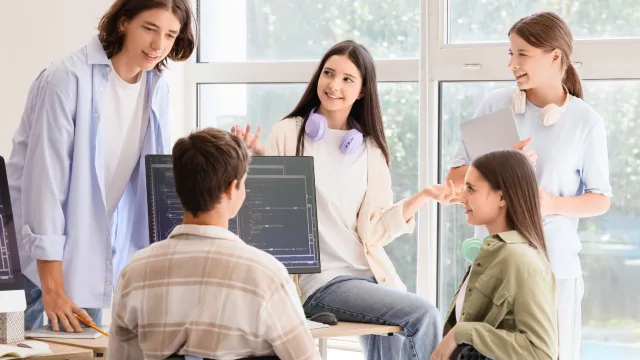 Immagine generica computer studenti