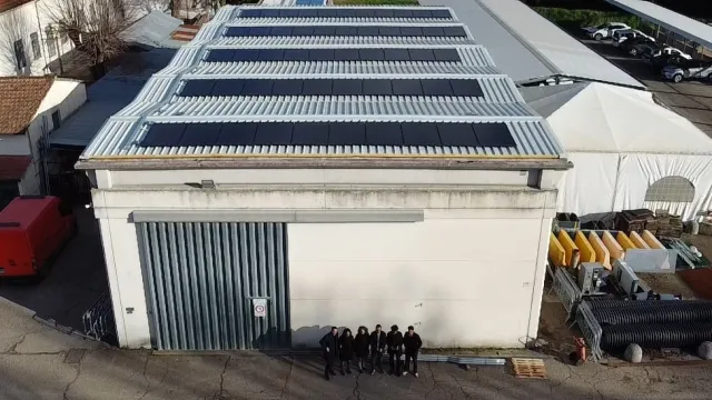 Immagine drone pannelli fotovoltaici Centro operativo