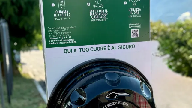 Immagine di un defibrillatore