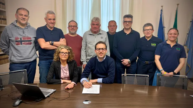 Immagine firma rinnovo convenzione Protezione civile