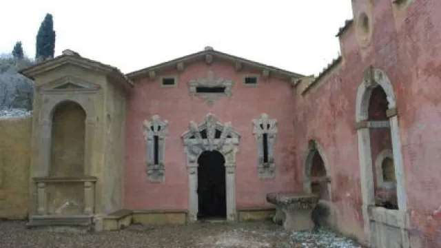 Descrizione immagine non disponibile