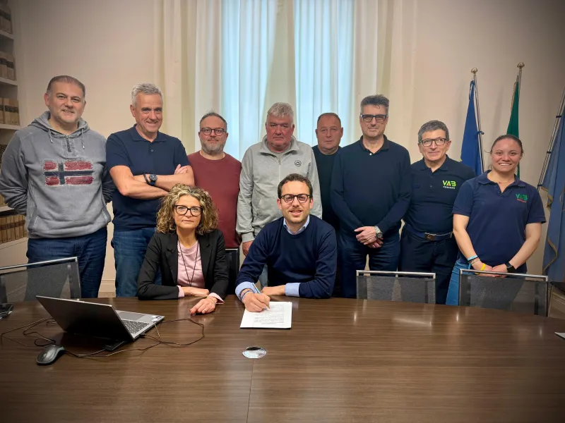 Immagine firma rinnovo convenzione Protezione civile